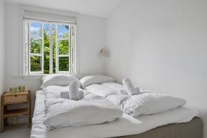 Beautiful Cabin 3 Min Walk to Hornbaek Beach