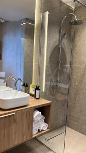 Uzeiri Guest Hotel