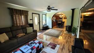 The Sovereign Suite - Cozy And Convenient With Home Theater