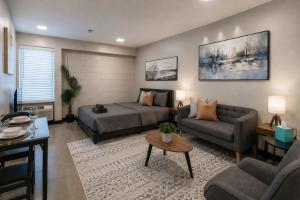 Relaxing Downtown Studio Stay in 5 Pt South 74