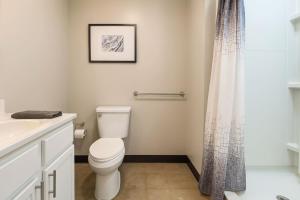 Relaxing Downtown Studio Stay in 5 Pt South 74