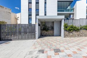 Bright & Modern Los Pacos Retreat - 3 Bedroom - Pass the Keys