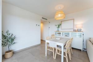 Bright & Modern Los Pacos Retreat - 3 Bedroom - Pass the Keys