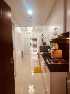 RJ-Shell Residences