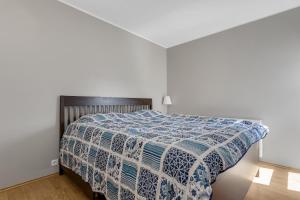 Stylish 3BR Apartment with Garden and Free Parking