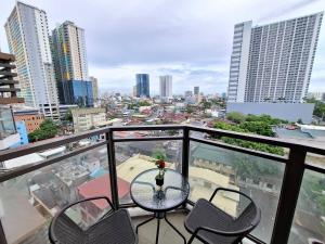 Roomy 1BR Balcony-40sqm-4px-PET-Parking-MOA,PICC,WTC,CCP