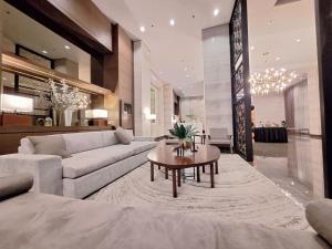 Roomy 1BR Balcony-40sqm-4px-PET-Parking-MOA,PICC,WTC,CCP