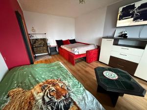 Cozy 9th floor studio with balcony and free parking