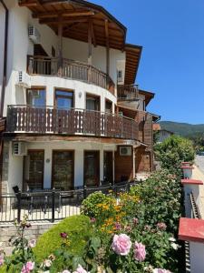 Yuliya Guest House