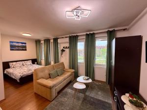 Elviss Studio Home2Host