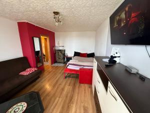 Cozy 9th floor studio with balcony and free parking