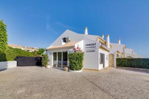Crisgolf Apartments