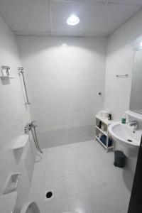 Stylish Qurum Retreat Cozy & Modern