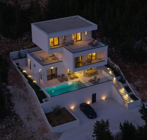 Villa Malu with Heated Pool & Jacuzzi