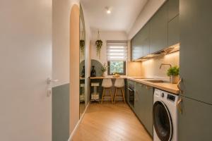 Designer 1BR with Terrace in Cotroceni