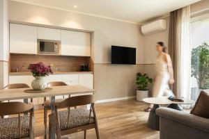Rota Suites