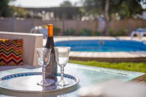 Oasis Villa with Pool & Views - El Palmar