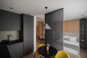 The Studio No 10