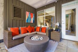 2BR World Cup Stay - Expansive Backyard and Parking