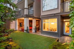 2BR World Cup Stay - Expansive Backyard and Parking