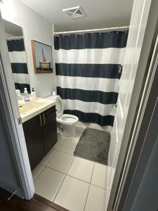 1BR plus Den with free Parking, Pool, Gym and Hot Tub