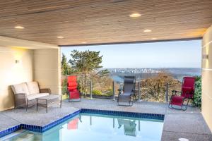 Luxury 6BR West Van Villa - Sky-High Ocean Views