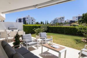 Modern Garden Villa Apartment with a Spacious Terrace
