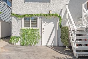 Charming 3BR Garden Suite - Mins to UBC and Beaches