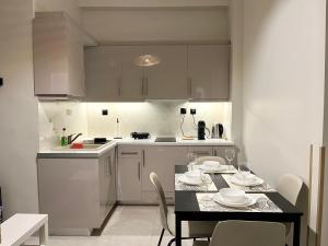 Entire 2 Bedroom Apartment in Athens City Center