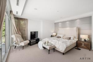 Luxury 5BR Mansion with Pool, Sauna and Scenic Views