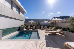 The Mira Hermanus Whisperer Whales Oasis 302