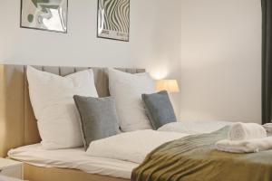 LudwigsCozyEscape - Großzügiges Design Familien-Apartment mit 3 Schlafzimmern am Residenzschloss, 7 Gäste, SmartTV in jedem Zimmer, Highspeed WLAN, Workspace, 24h Self Check-in, Parkplatz in 2 Min Gehweite