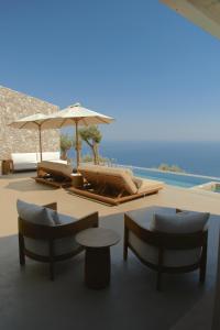 VOUNO Santorini Private Villas