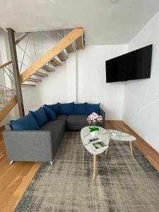 Loft with Pool, Gym & AC Suite