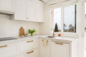 SPCRM5200 Luxury Villa With Sea Views and Pool