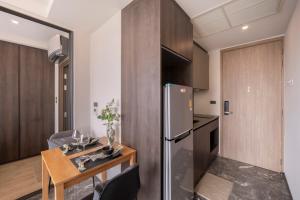 LuxuryCondo S36 SQmt40 1Bed 1Living NetflixGYMPool