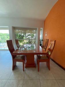Apartment with Pool, Gym & AC Suite