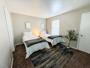 Perfect for Group with 2BR and 2BA with Pool