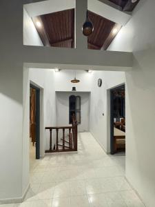 Grande villa près de la plage avec jardin