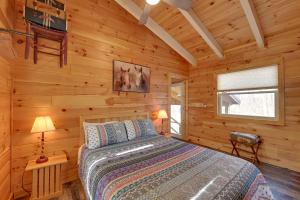 Ridgefolk Retreats!of 2 Cabins in Frenchburg