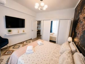 Elira Blue Mamaia