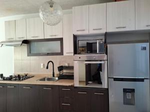House for 6, 3 bedrooms, 2 pools, near International Port, Mulza