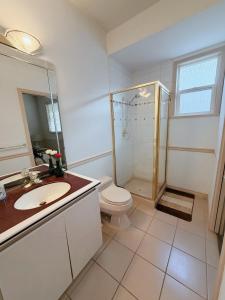 Spacious 5 BR Family Home Near YVR&Vancouver