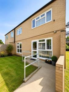 Boulevard Apartment - Fully Accessible Flat - City Centre -Parking- Sleeps 3