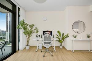 Dedicated Workspace, PS5, 1BR Creek Harbour