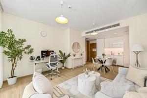 Dedicated Workspace, PS5, 1BR Creek Harbour