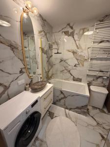 OLD TOWN Suite