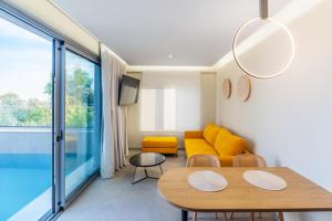 Merivian Seaside Suites