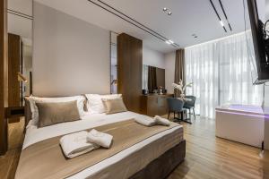Via Mare Jacuzzi Suites by PS