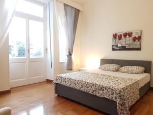 Errathens Aegean Apartment - Athens Center, 5 BD, 2 BATH